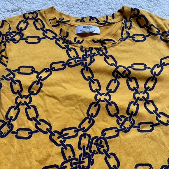 Berksha Yellow Chain Graphic Tee - Picture 4 of 6